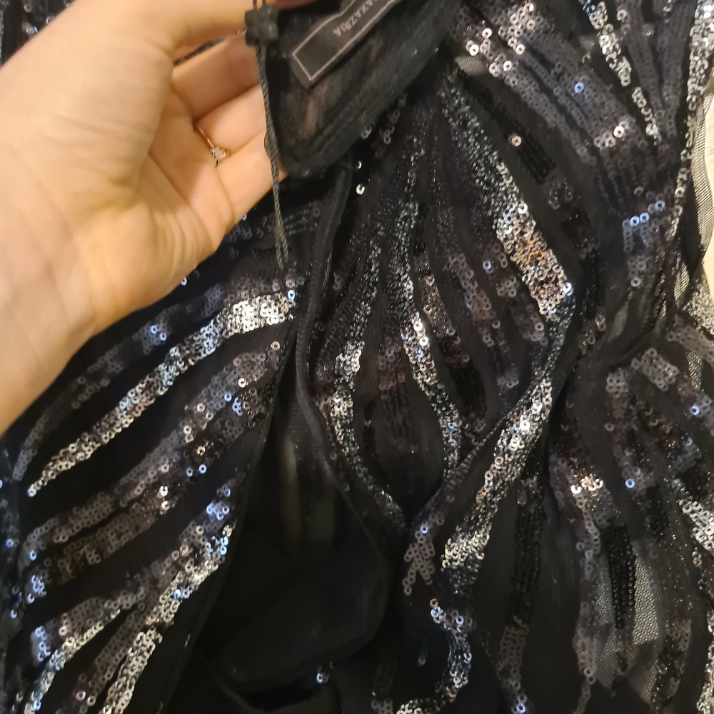 Dress - Picture 4 of 10